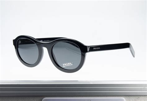 prada brille herren fake|How to spot fake Prada sunglasses .